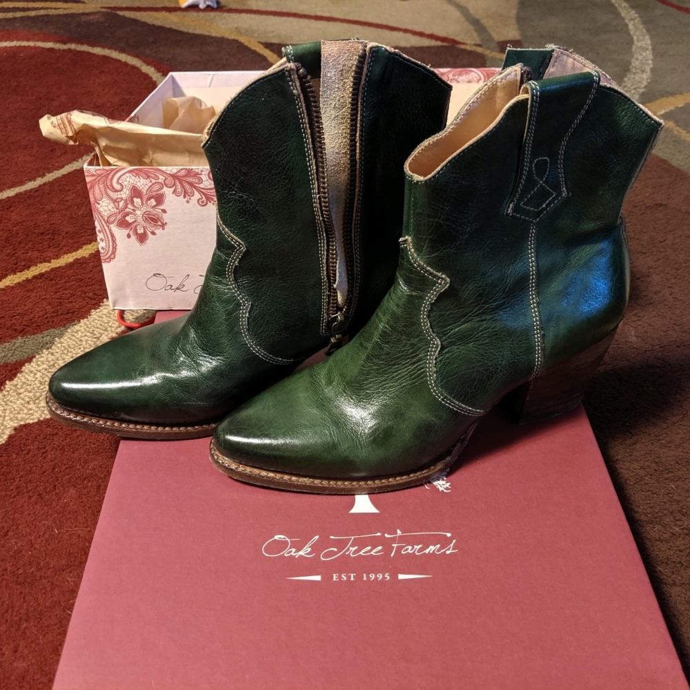 Green Oak Tree Farms boots - Picture 2 of 6